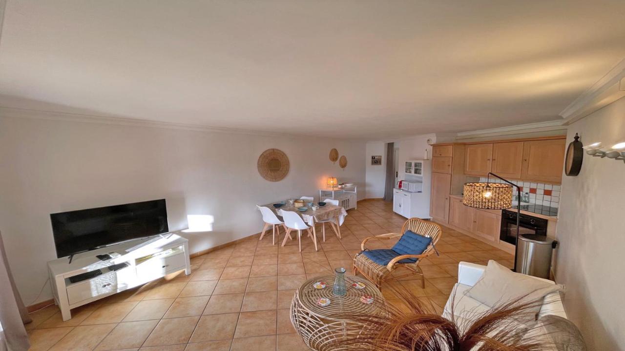 Appartement Les Pins Bleus A8 Sainte-Maxime Dış mekan fotoğraf