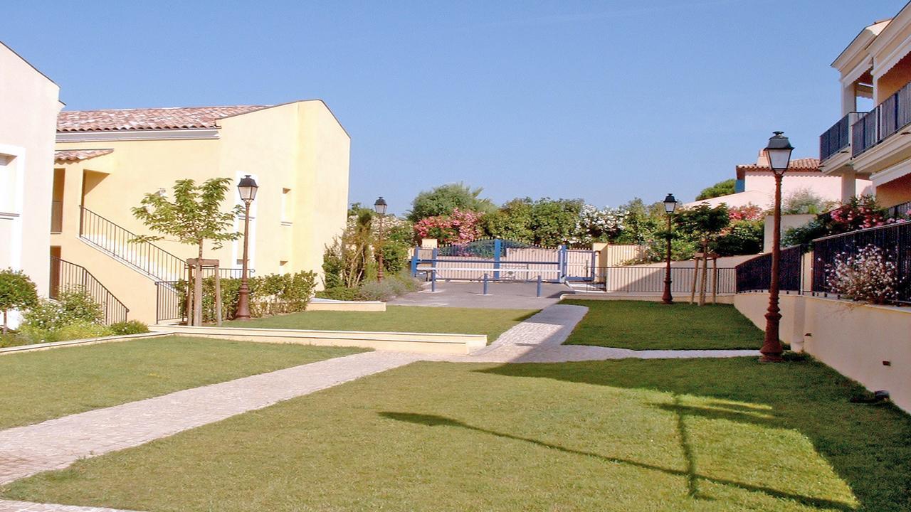 Appartement Les Pins Bleus A8 Sainte-Maxime Dış mekan fotoğraf